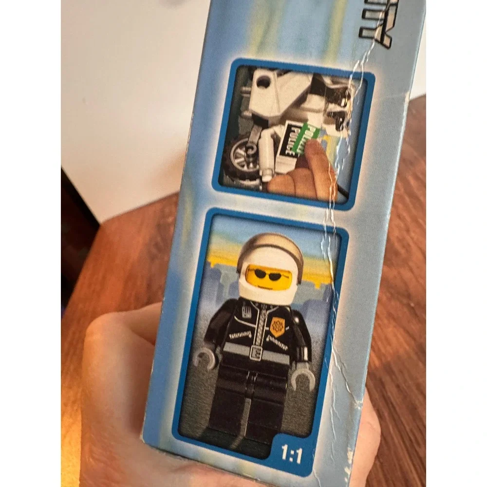 LEGO City Police Motorcycle 7235 New Unused Retired‎ Set